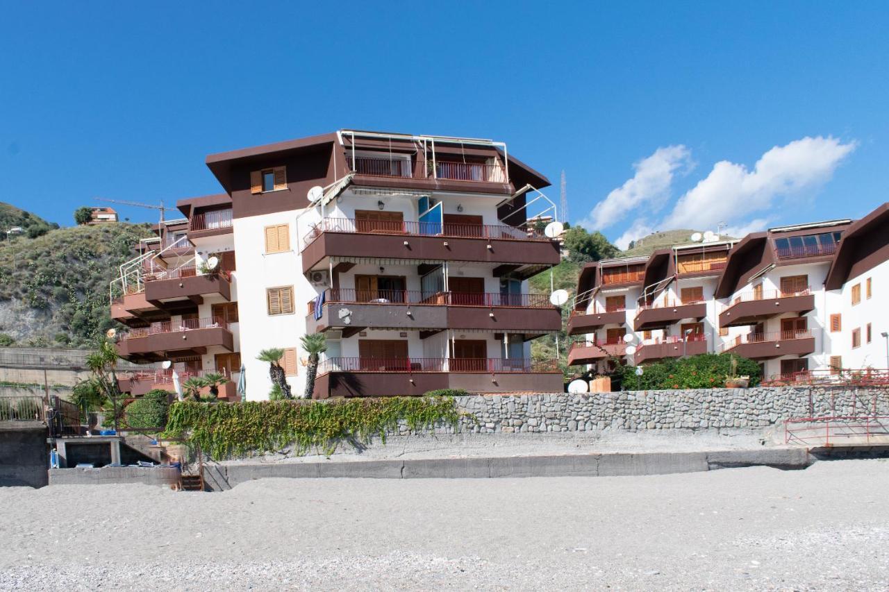 Beach House Acquamarina Letojanni Zewnętrze zdjęcie